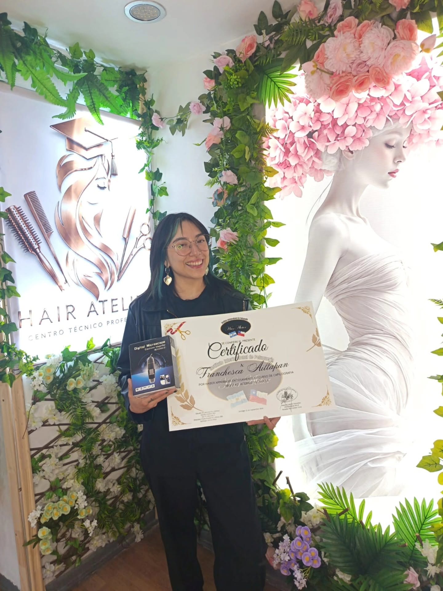 Franchesca Aillapán - Certificada en Capilografía - Instituto Hair Atelier